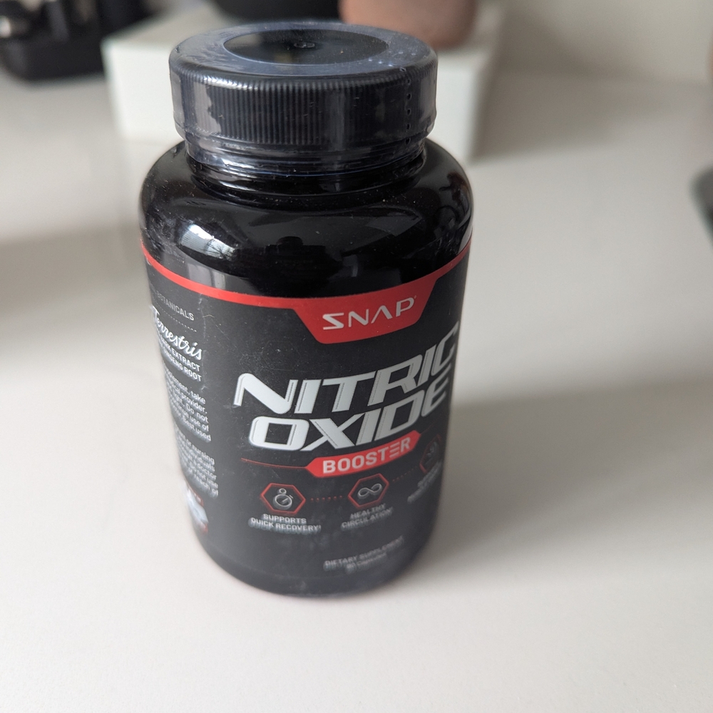 Snap Nitric Oxide Booster Black and Red Bottle